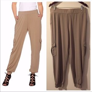 Lisa Rinna Collection Tan Ankle Pants, Cargo Pockets, Utility Style, Size M